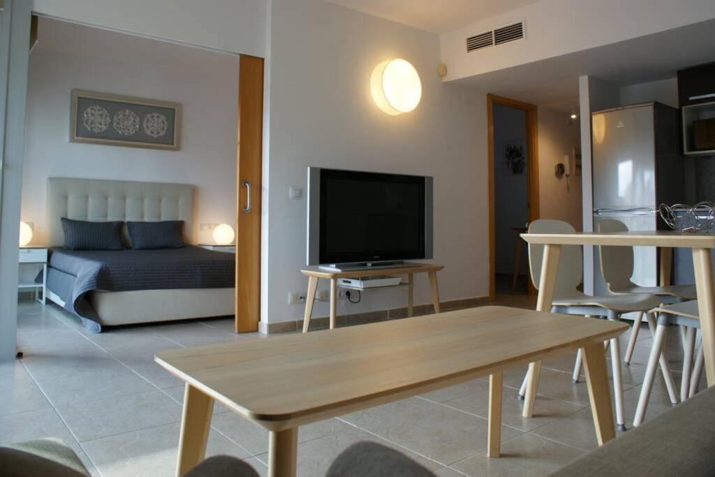 Апартаменты Apartamento En Roses Con Parking Y Piscina Экстерьер фото