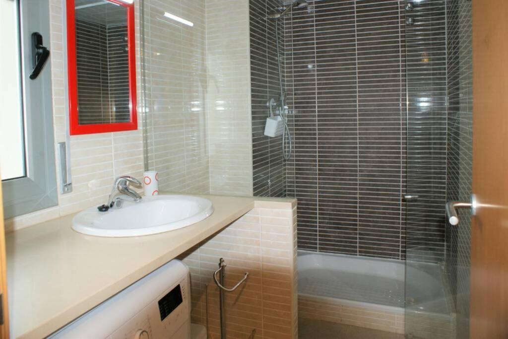 Апартаменты Apartamento En Roses Con Parking Y Piscina Экстерьер фото