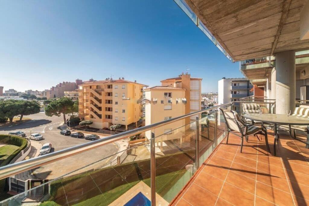 Апартаменты Apartamento En Roses Con Parking Y Piscina Экстерьер фото