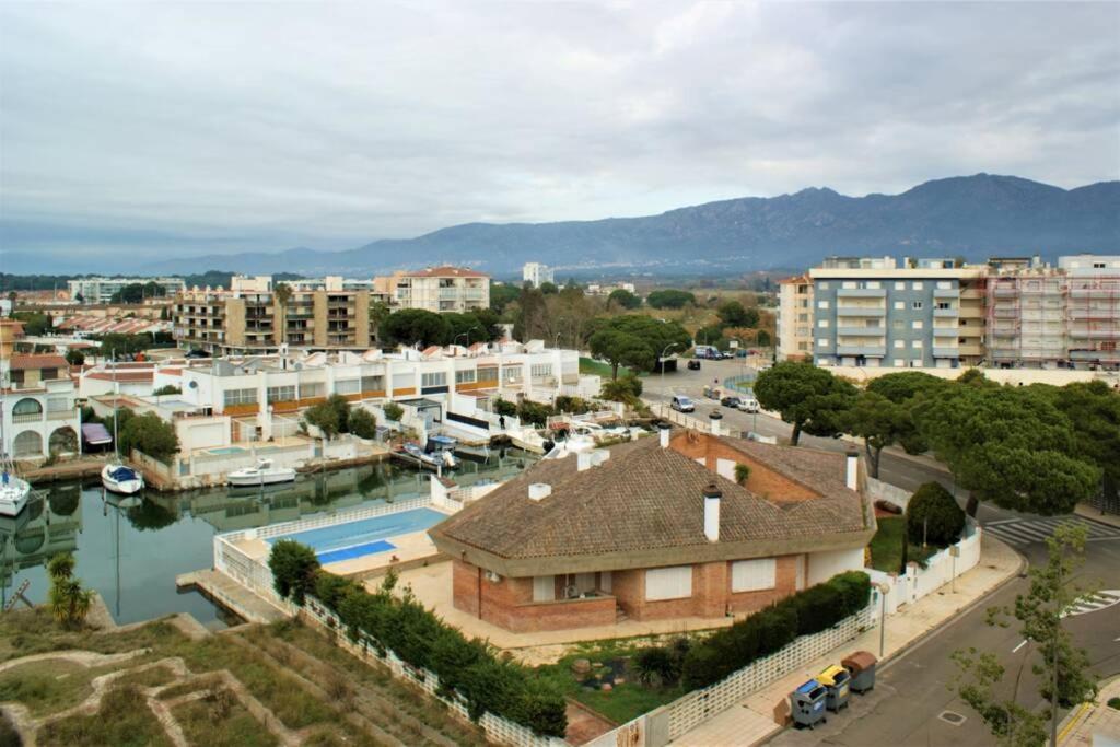 Апартаменты Apartamento En Roses Con Parking Y Piscina Экстерьер фото