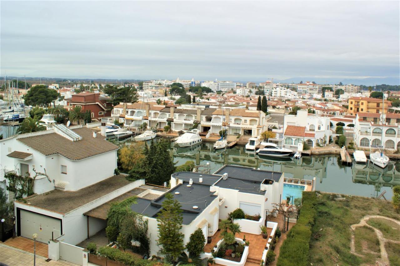 Апартаменты Apartamento En Roses Con Parking Y Piscina Экстерьер фото